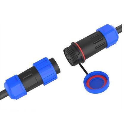 Connecteur d'alimentation imperméable IP67 mâle / femelle Connexion à vis sans soudure