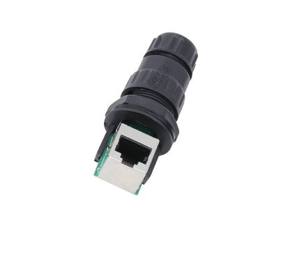 Connecteur RJ45 étanche IP67 avec tension de 125V et conception à angle de 90 degrés pour le routage flexible des câbles